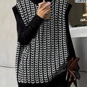 Plus Herringbone Sleeveless Pullover Knit